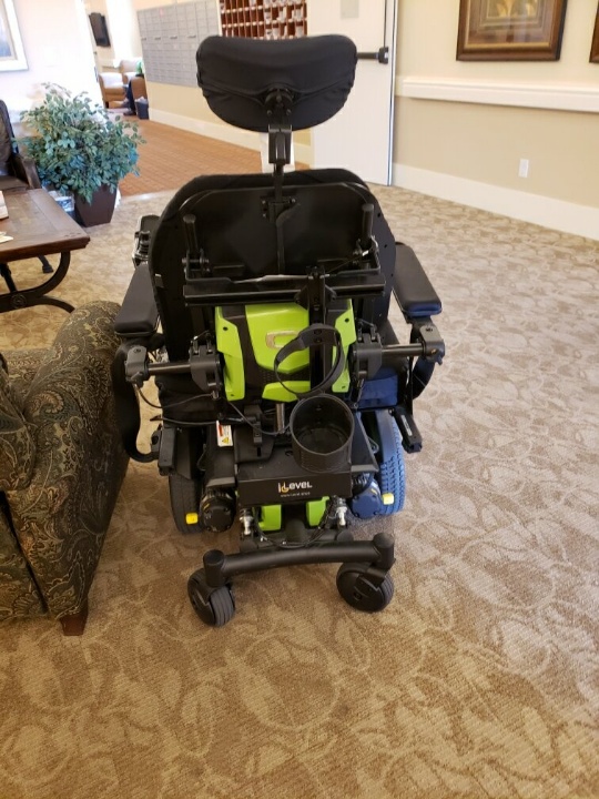 NuMotion Q6 Electric Wheelchair Buy & Sell Used Electric Wheelchairs
