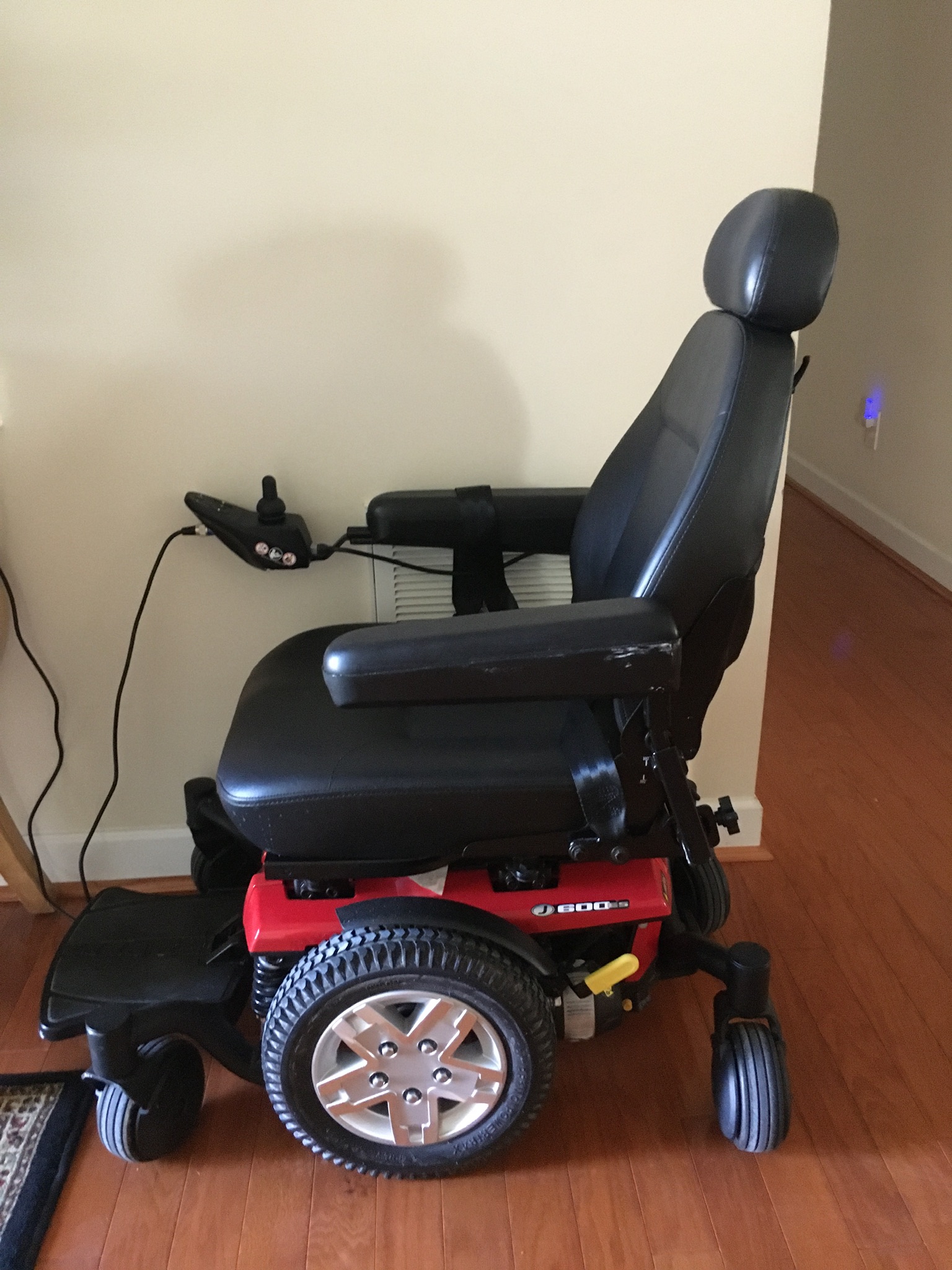 JAZZY 600 ES. Powerchair. Like new, gently used Buy & Sell Used