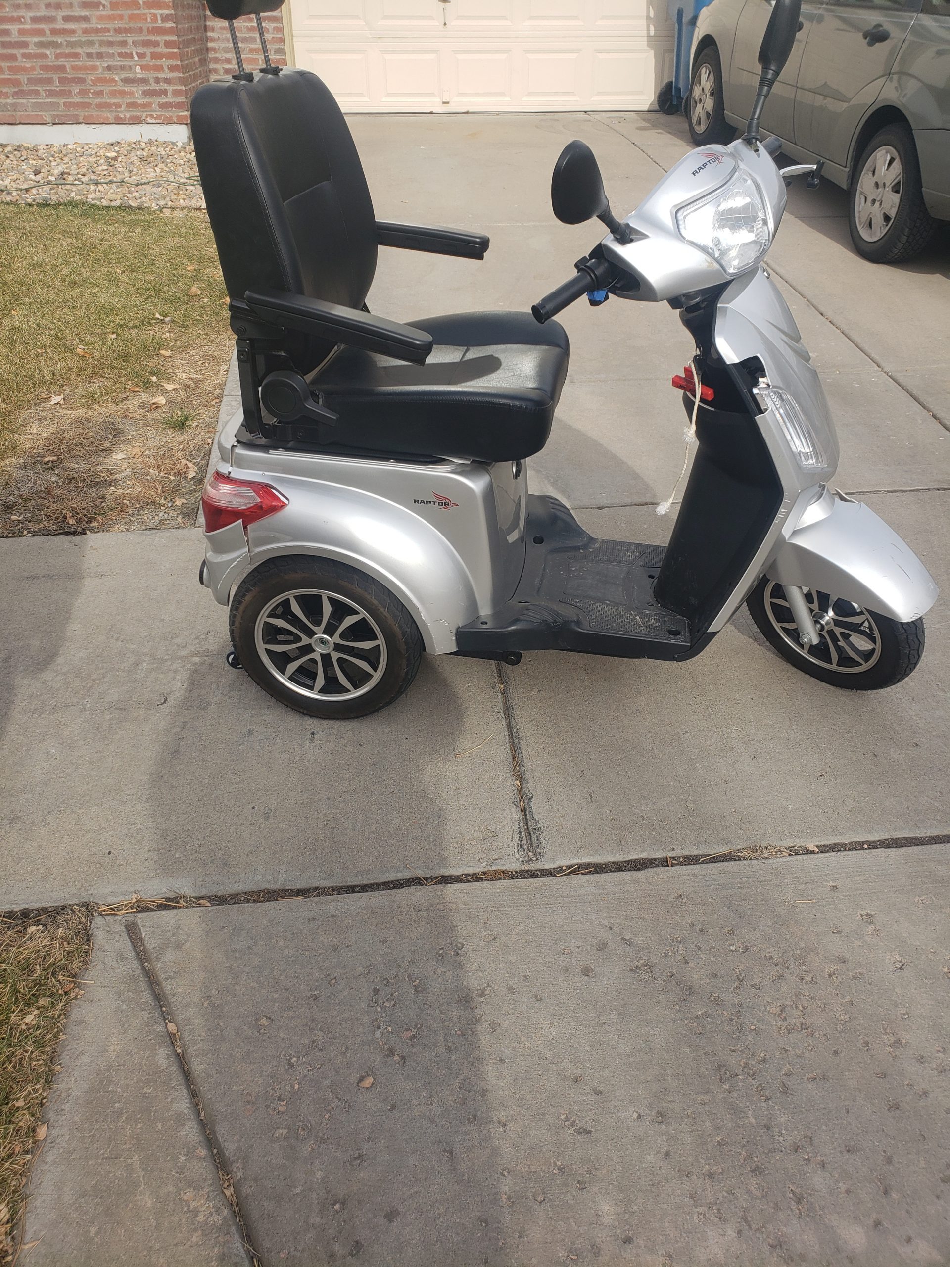 Pride Rapter3 wheel scooter Buy & Sell Used Electric Wheelchairs