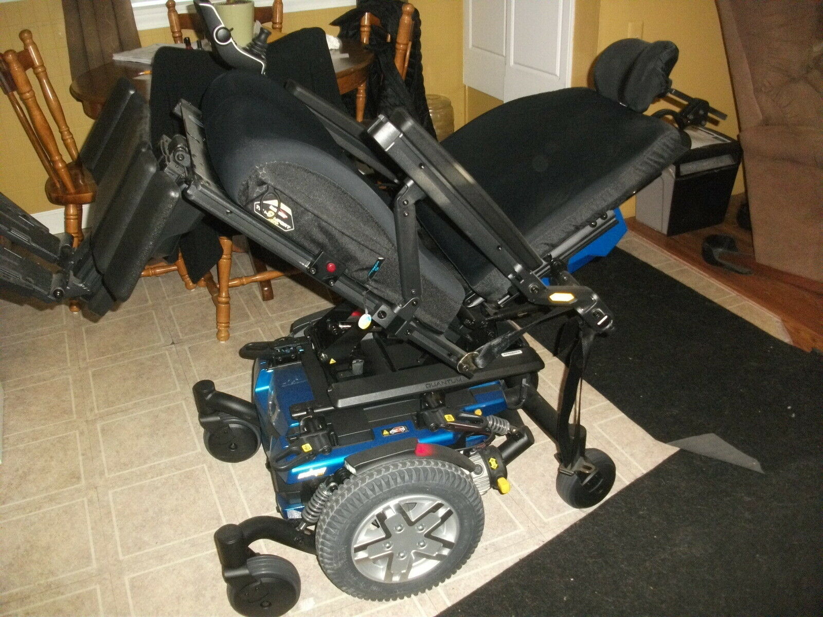 Quantum Edge 6 HD Bariatric Power Chair 22" Seat Mobility Scooter Wheel