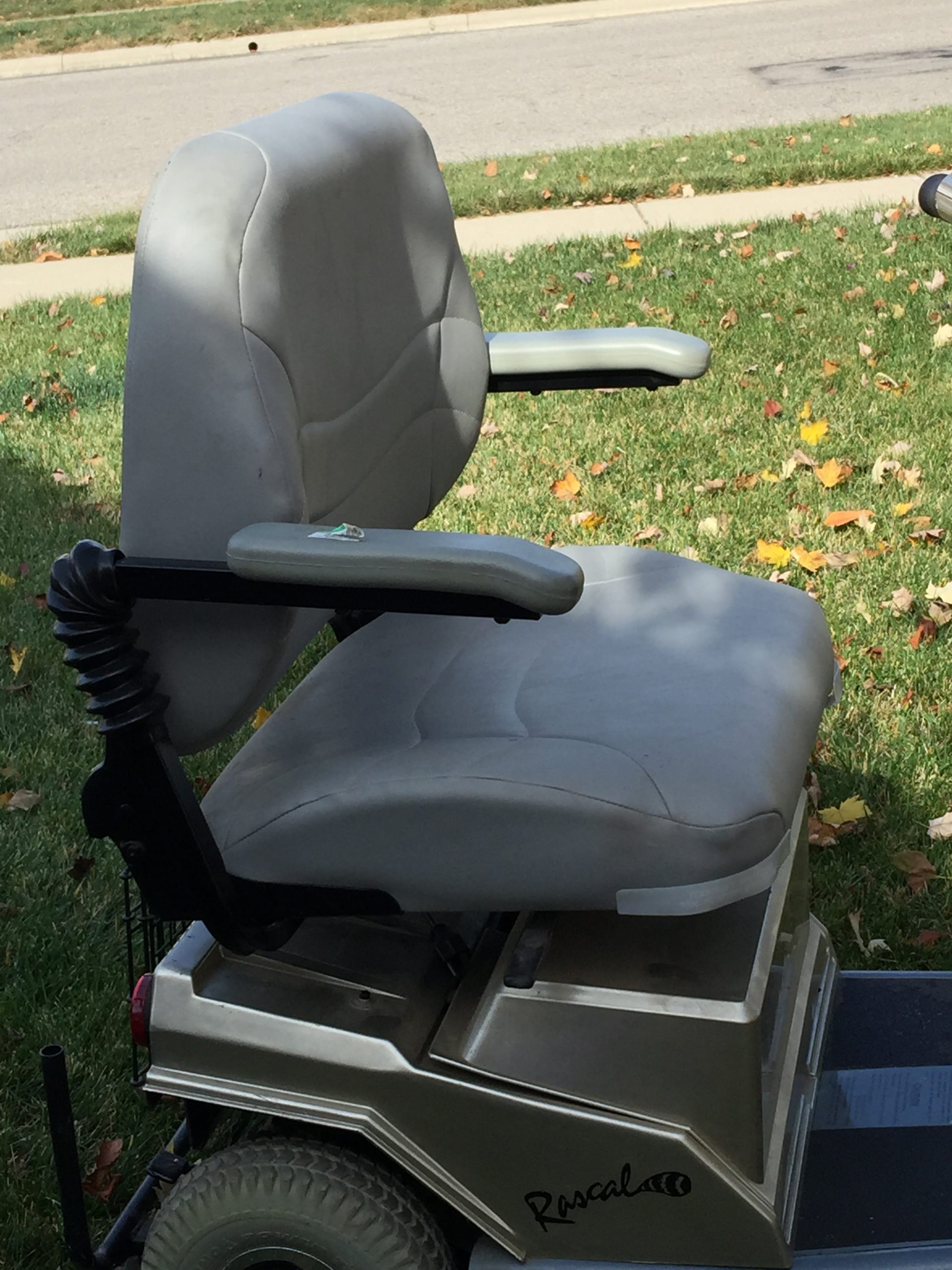 3-wheel-rascal-245-scooter-heavy-duty-500-pounds-new-batteries-minimal