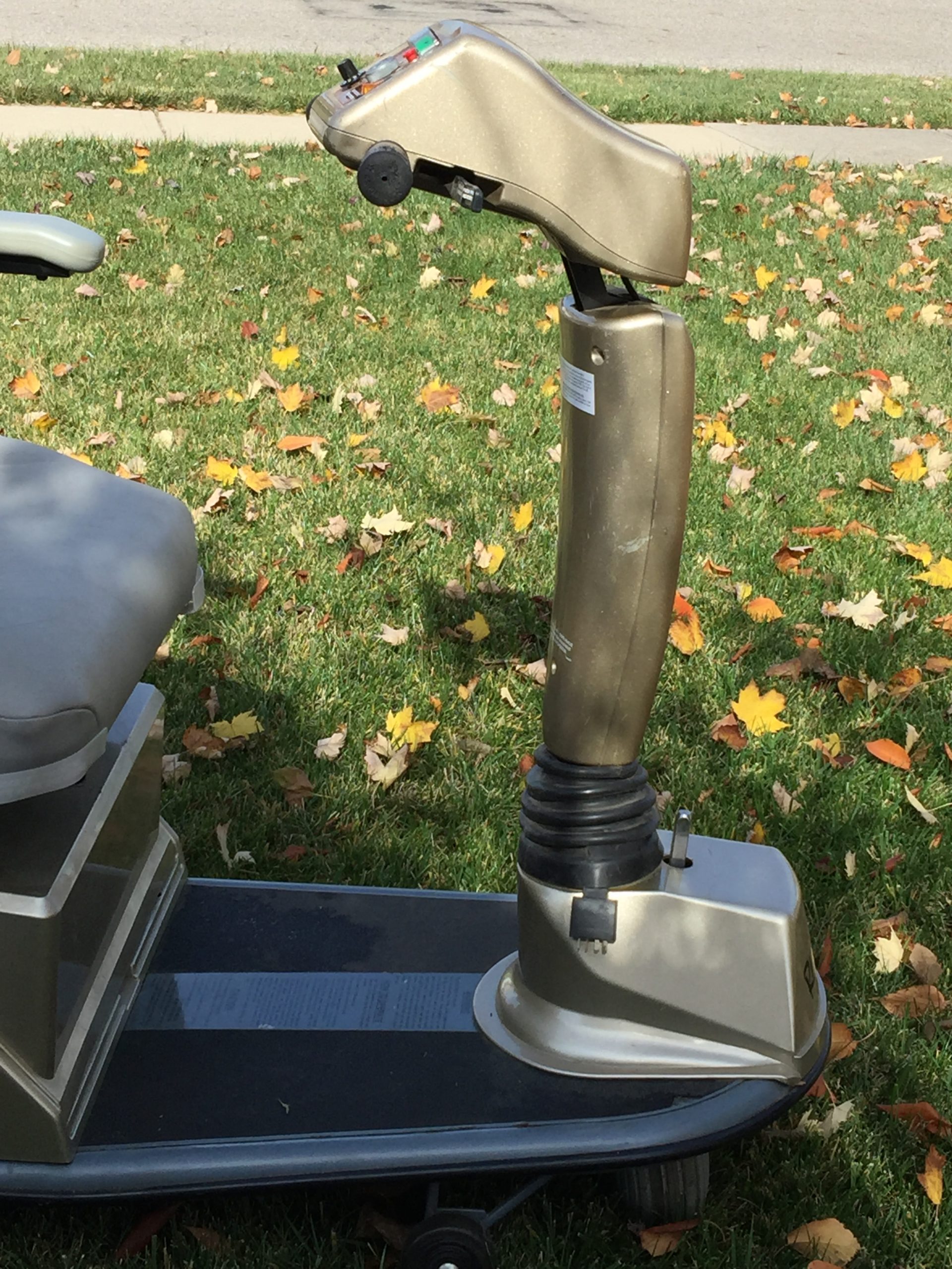 3-wheel-rascal-245-scooter-heavy-duty-500-pounds-new-batteries-minimal