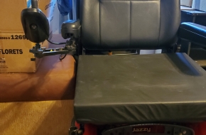 New Bariatric Electric Power Chair, with removable legs