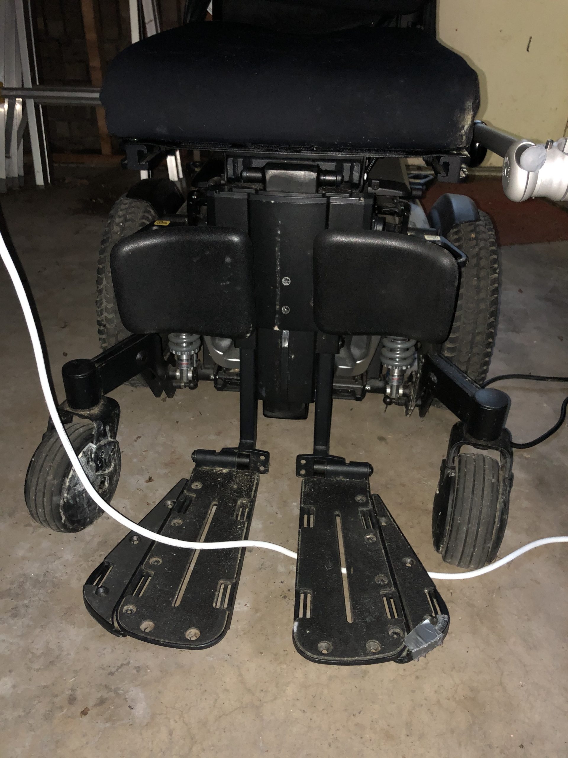 Relisted Like New Quantum Q6 2.0 Edge Wheelchair - Buy & Sell Used