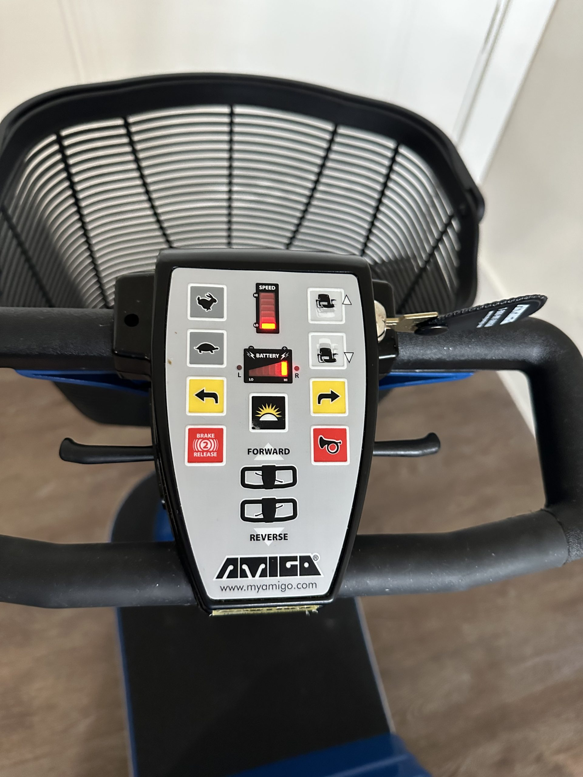 Amigo RD Heavy Duty 3Wheel Mobility Scooter with power elevating 360