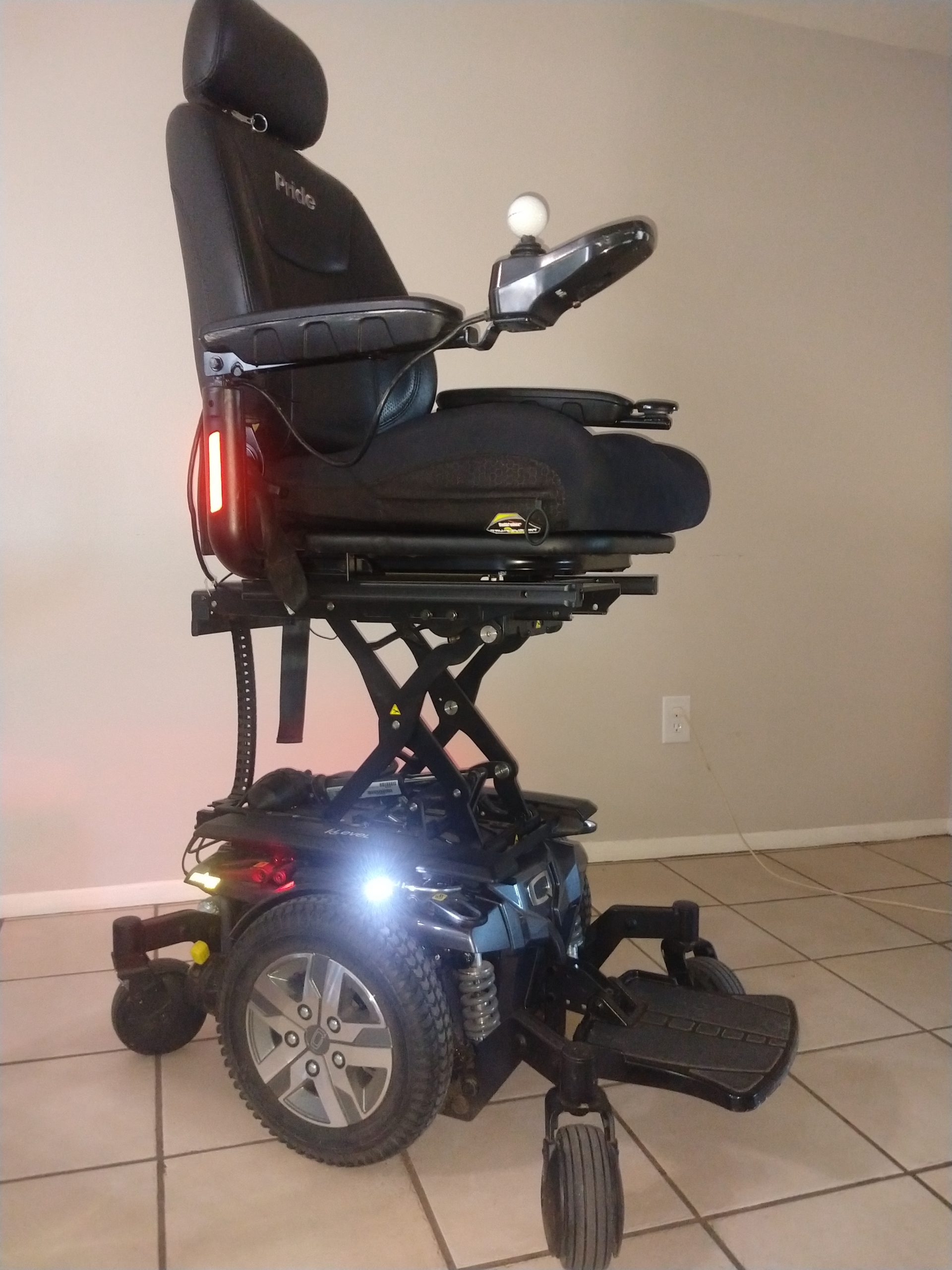 Quantum Q6 Edge 2.0 Stand Up electric Buy & Sell Used Electric Wheelchairs, Mobility Scooters
