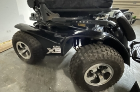 Magic Mobility Extreme X8 4×4 Electric Wheelchair