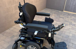Quantum 2.0 Power Wheelchair with iLevel – Like New
