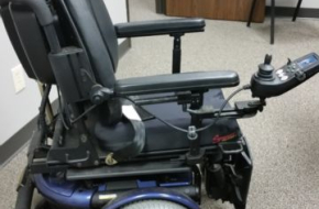 QUANTUM 600 SERIES MOBILITY CHAIR -EXCELLENT CONDITION!