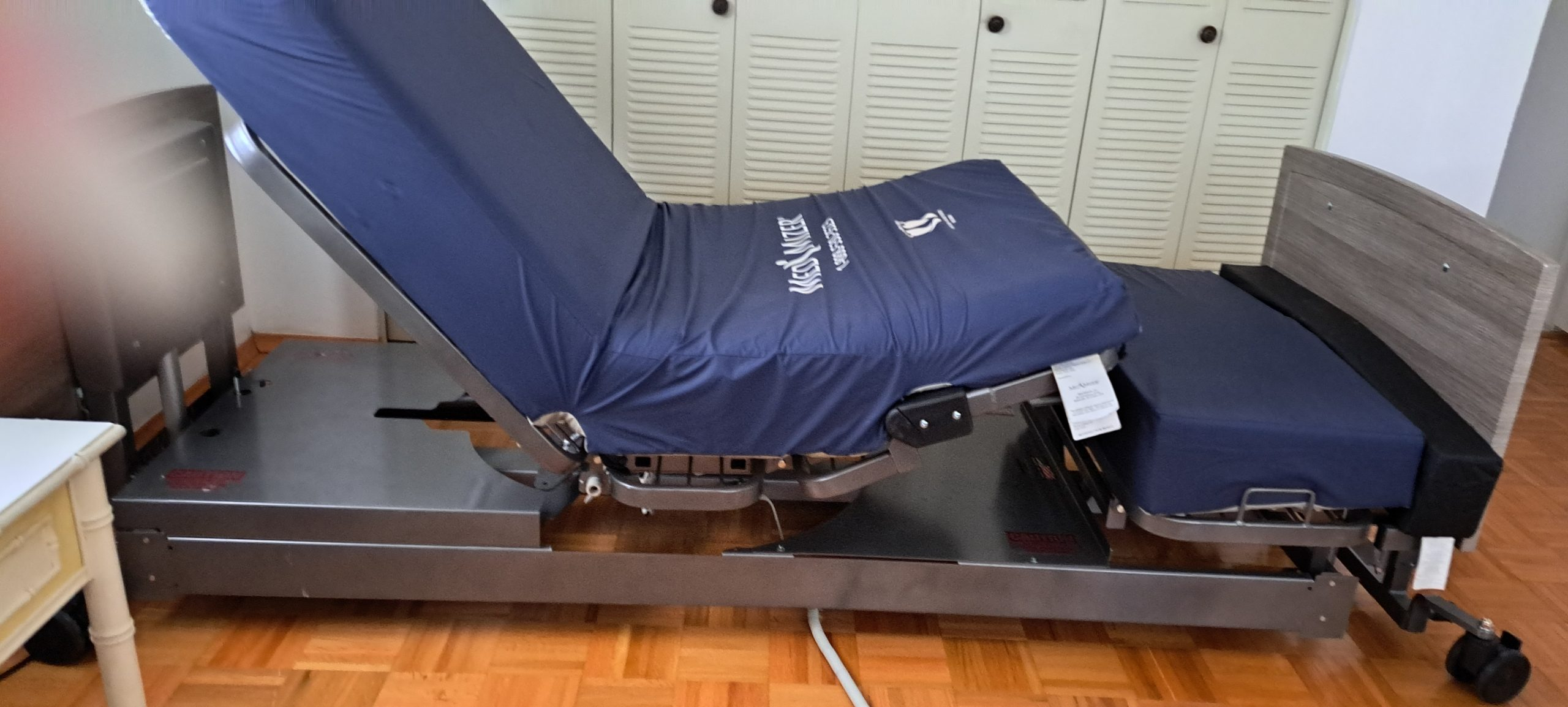 MED MIZER ACTIVE CARE STANDARD AUTOMATIC ROTATING & SIT UP HOSPITAL BED