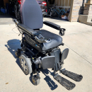 2018 Quantum Q6 EDGE Power Wheelchair – black, with new battery & charger included